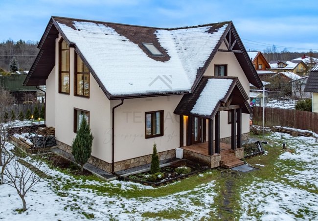 Дом на участке 10 соток